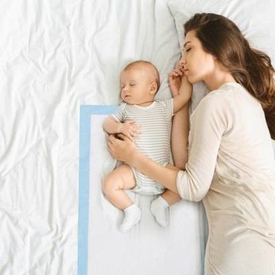 Szpitalny jednorazowy podkład medyczny dla dzieci i dorosłych chłonny 65*51CM, 7 warstw